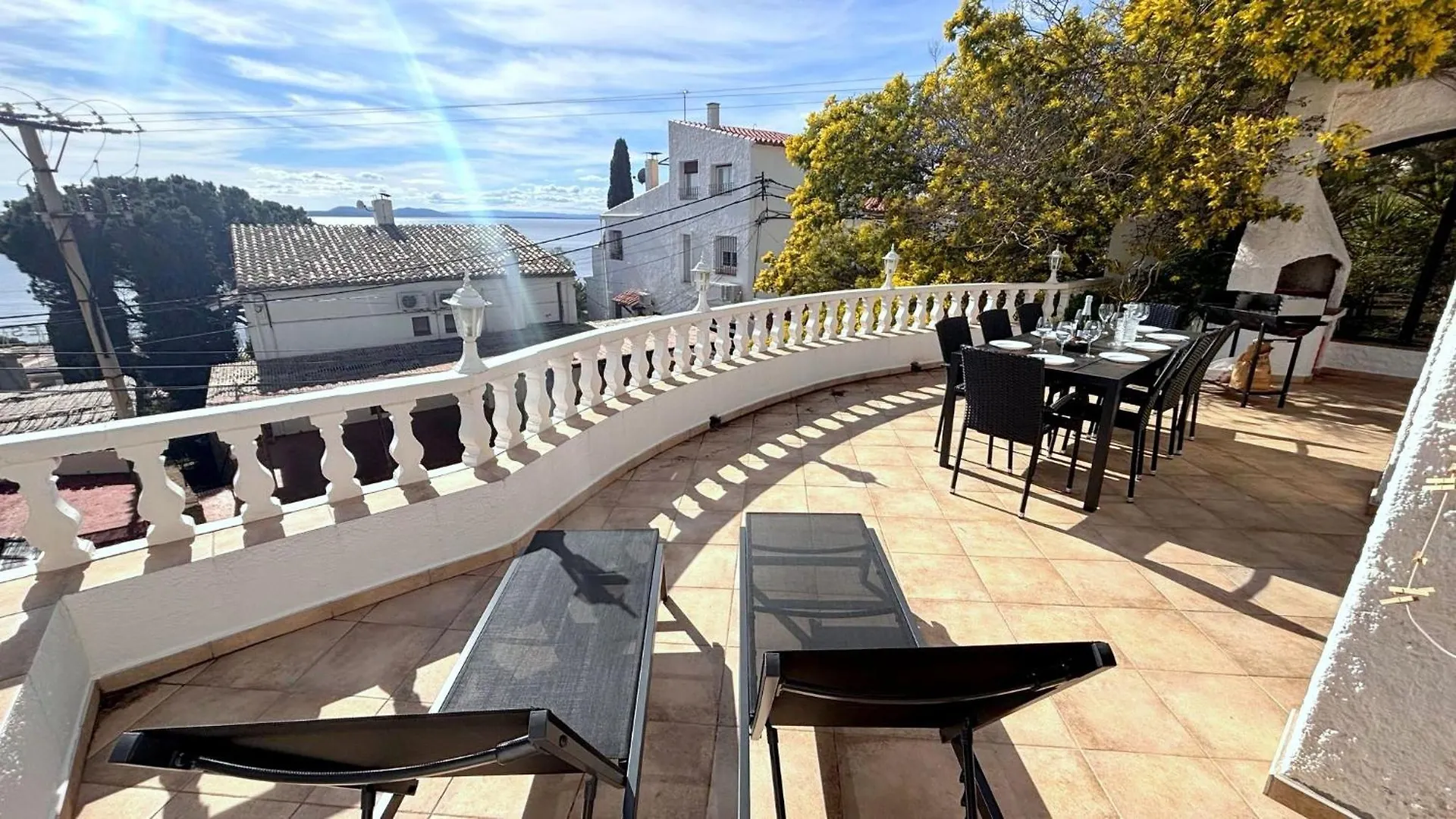 Ferienhaus Villa SANTA BARBARa Roses Spanien